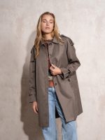 Gabardina com botões tartaruga - Image 3