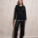 Blazer com botões dourados